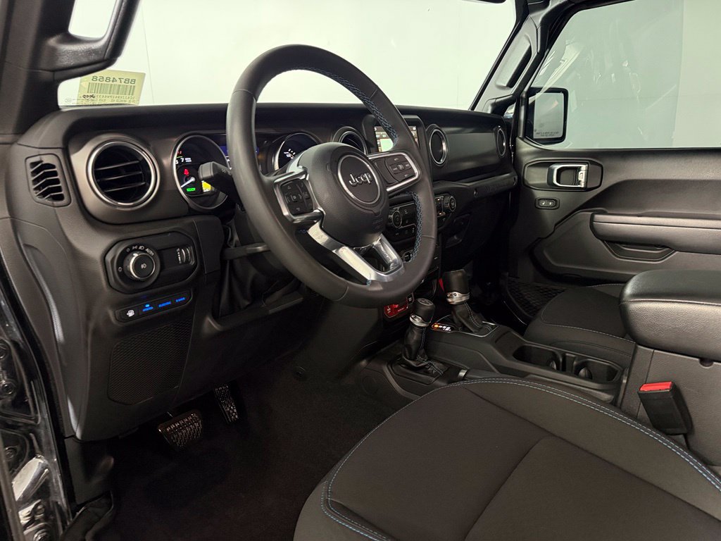 Used 2023 Jeep Wrangler Unlimited Rubicon 4xe AWD/4WD image 17