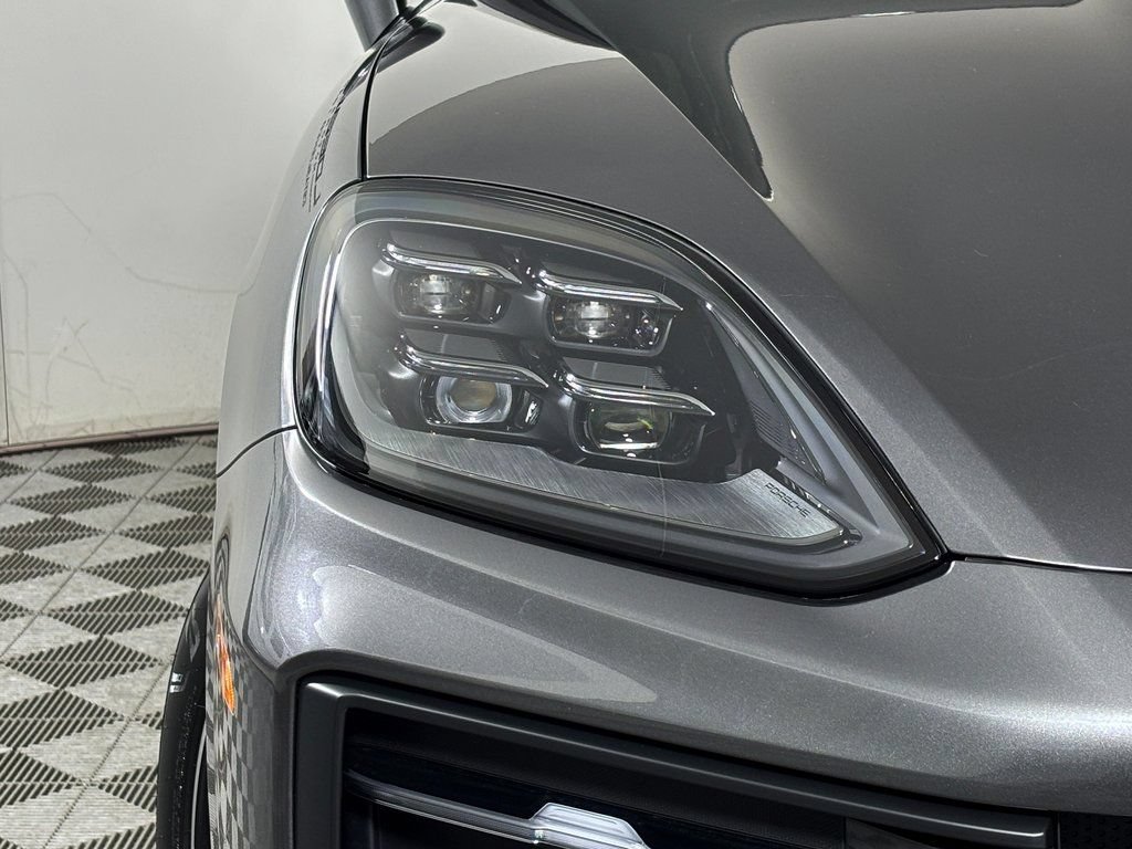 Certified 2026 Porsche Cayenne AWD/4WD image 11