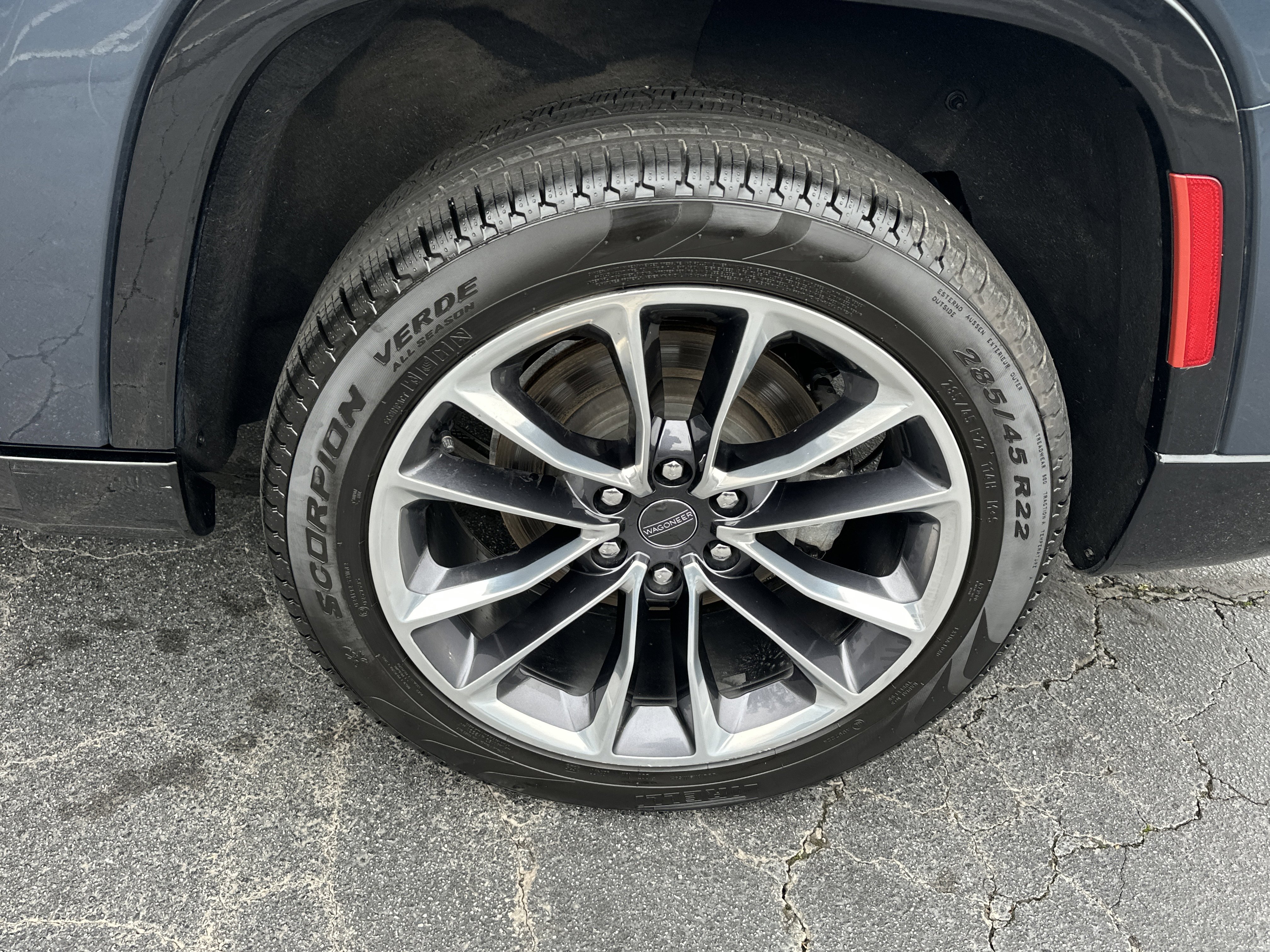 Used 2024 Jeep Wagoneer L Series III w/ Premium Group I image 23