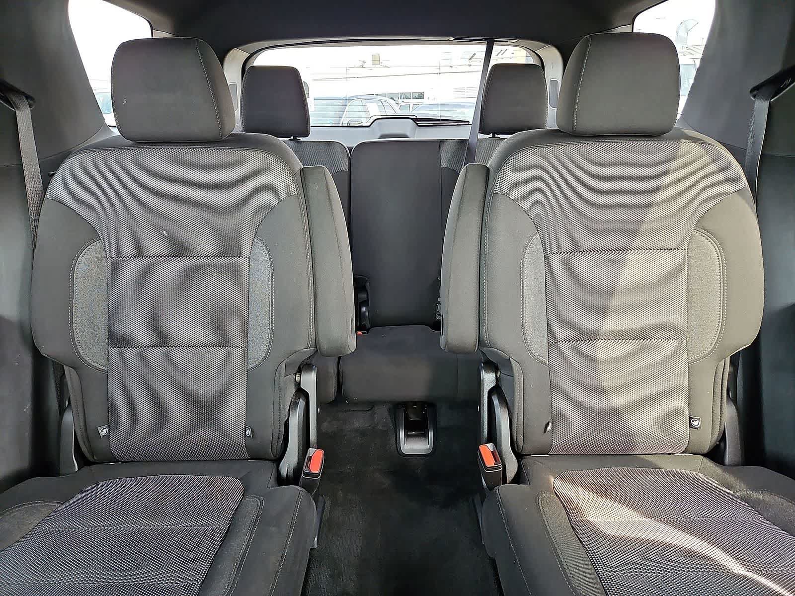Used 2023 Chevrolet Traverse LT FWD image 14
