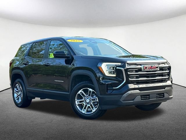 Used 2025 GMC Terrain Elevation AWD/4WD image 2