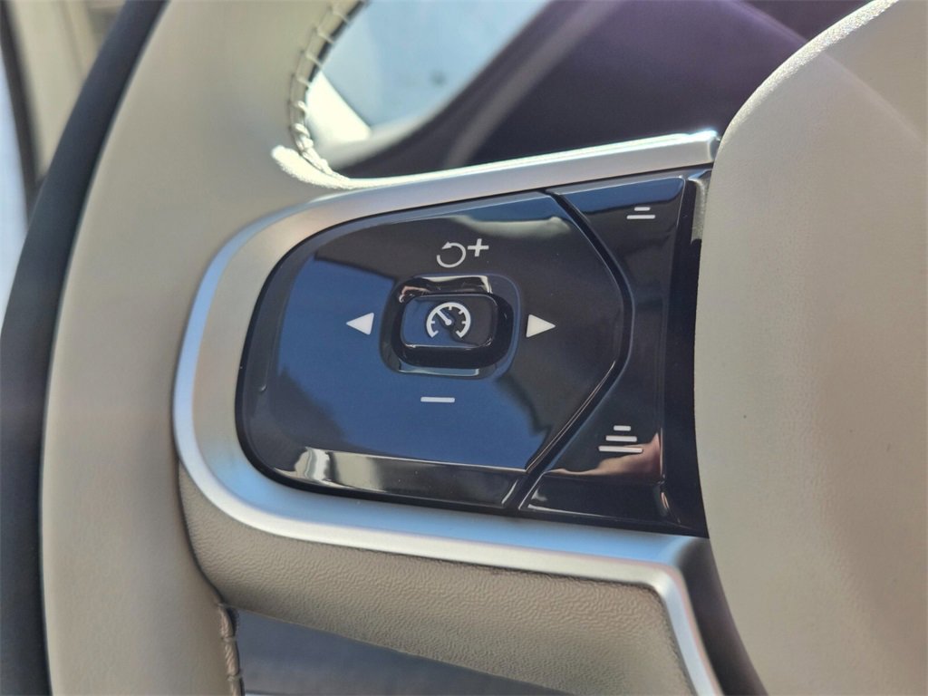 New 2026 Volvo XC90 B6 Ultra w/ Protection Package image 30