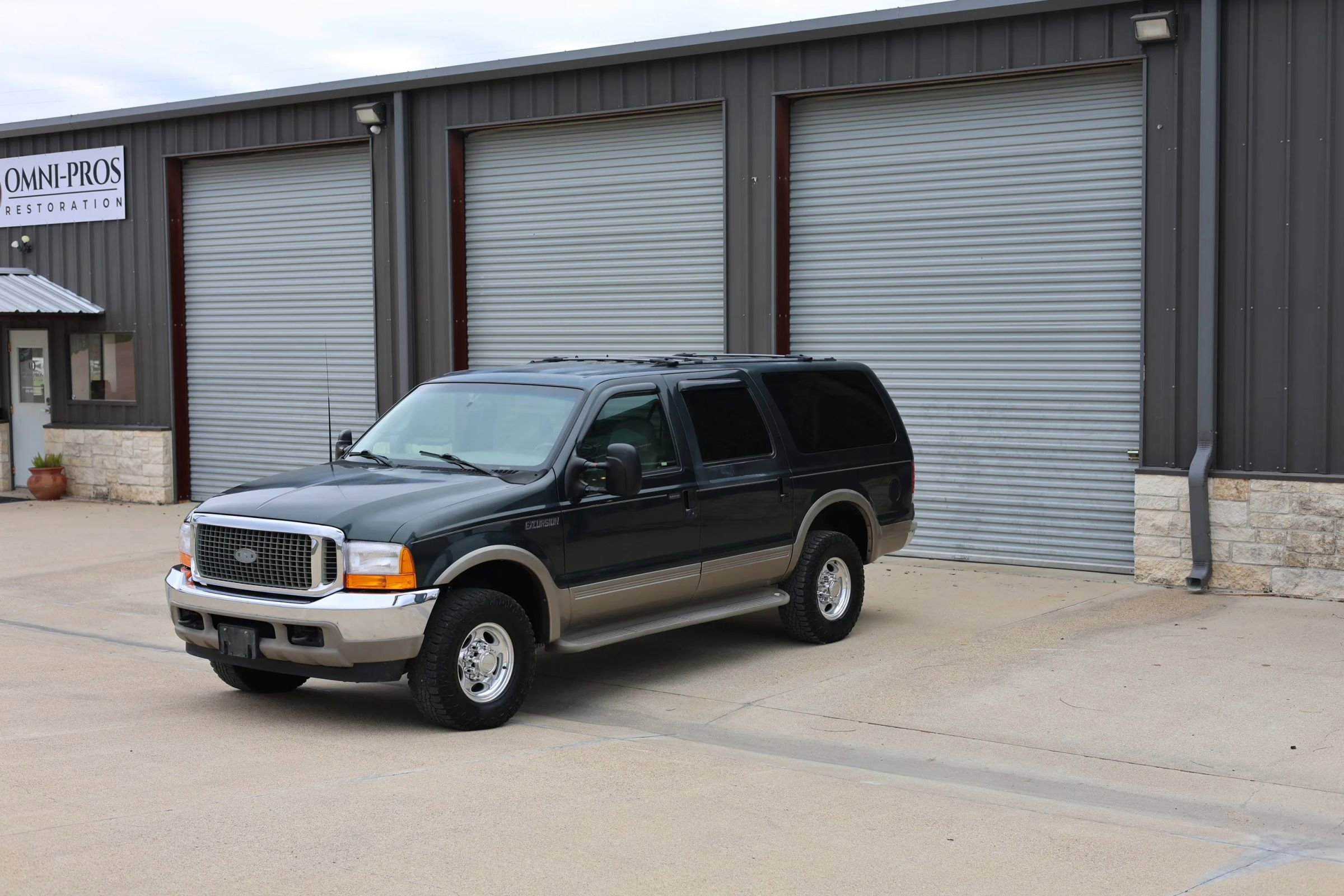 Used 2000 Ford Excursion Limited image 14