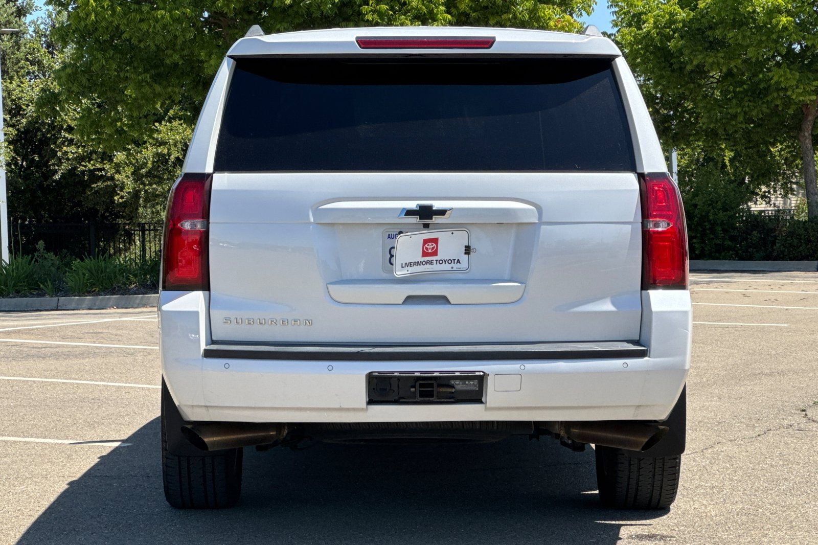 Used 2018 Chevrolet Suburban LT w/ Luxury Package RWD image 5