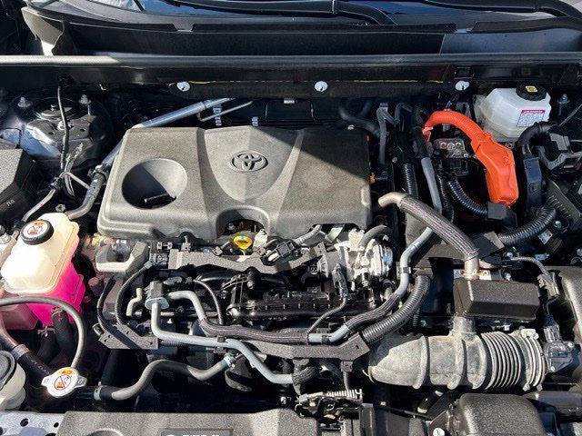 Used 2025 Toyota RAV4 LE AWD/4WD image 9