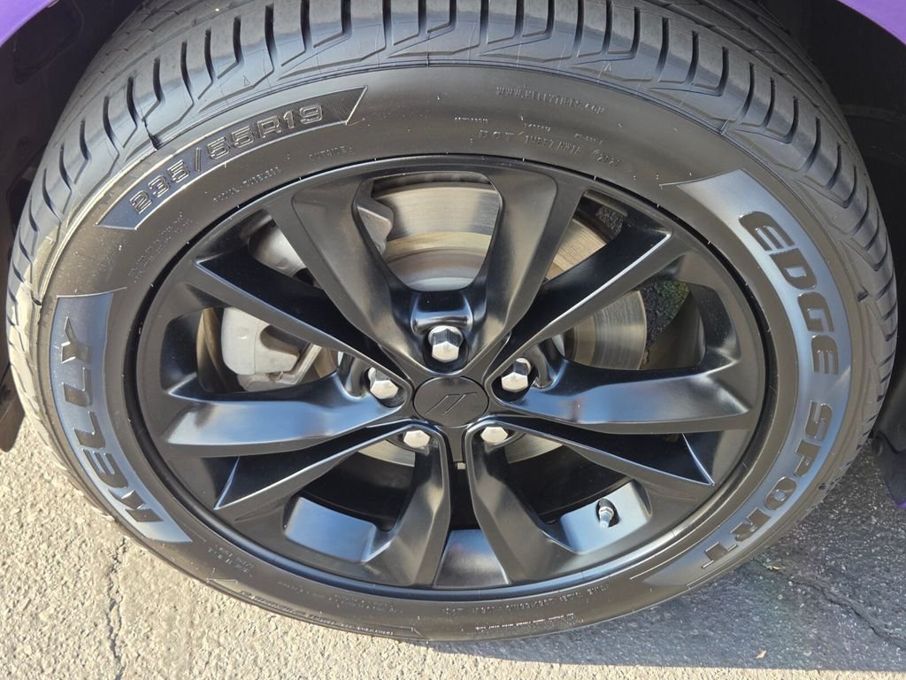 Used 2023 Dodge Charger SXT AWD/4WD image 12