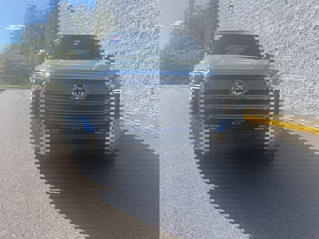 Used 2025 Toyota Tundra Limited image 4