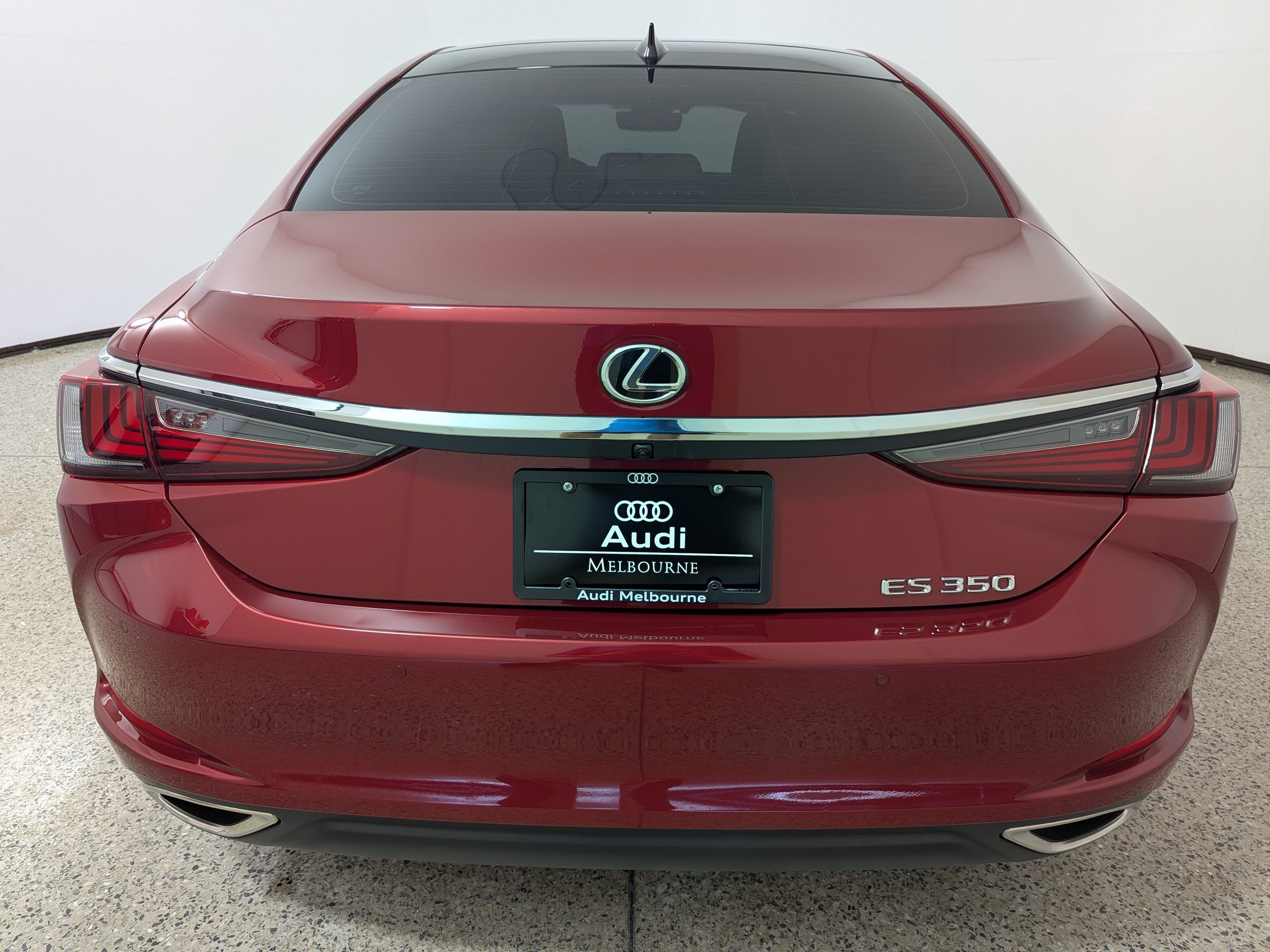 Used 2025 Lexus ES 350 Ultra Luxury FWD image 6