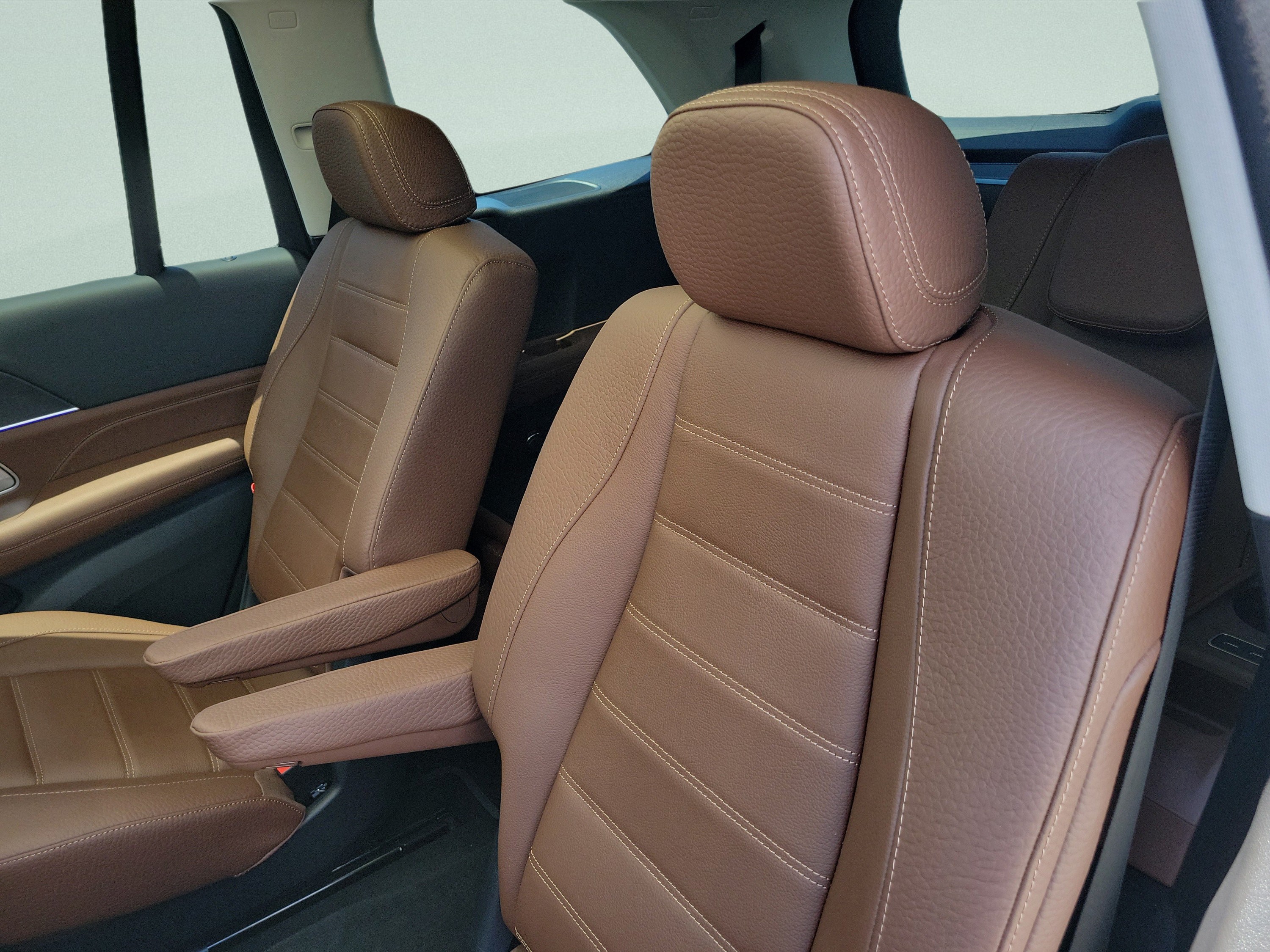 New 2026 Mercedes-Benz GLS 450 4MATIC image 9
