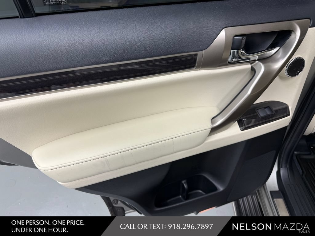 Used 2020 Lexus GX 460 Luxury w/ Luxury Sport Package AWD/4WD image 37