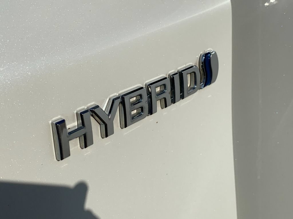 Used 2015 Toyota Prius Persona Series FWD image 37