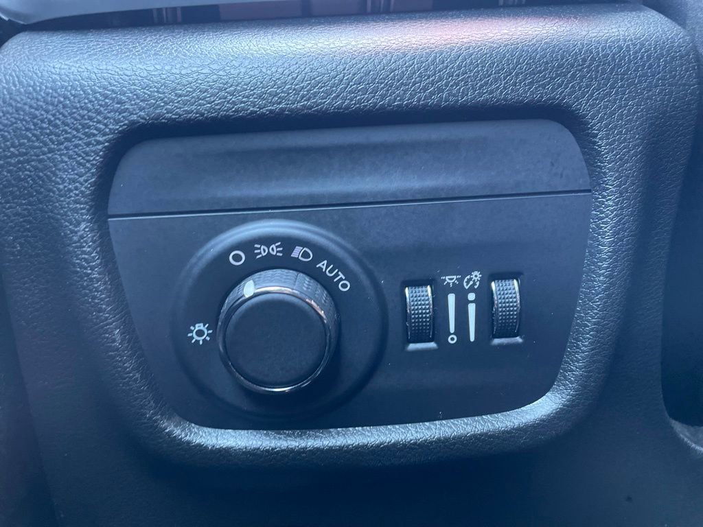 Used 2019 Jeep Grand Cherokee Overland image 14