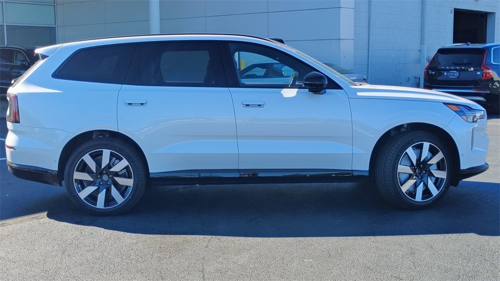 New 2025 Volvo EX90 Plus image 2