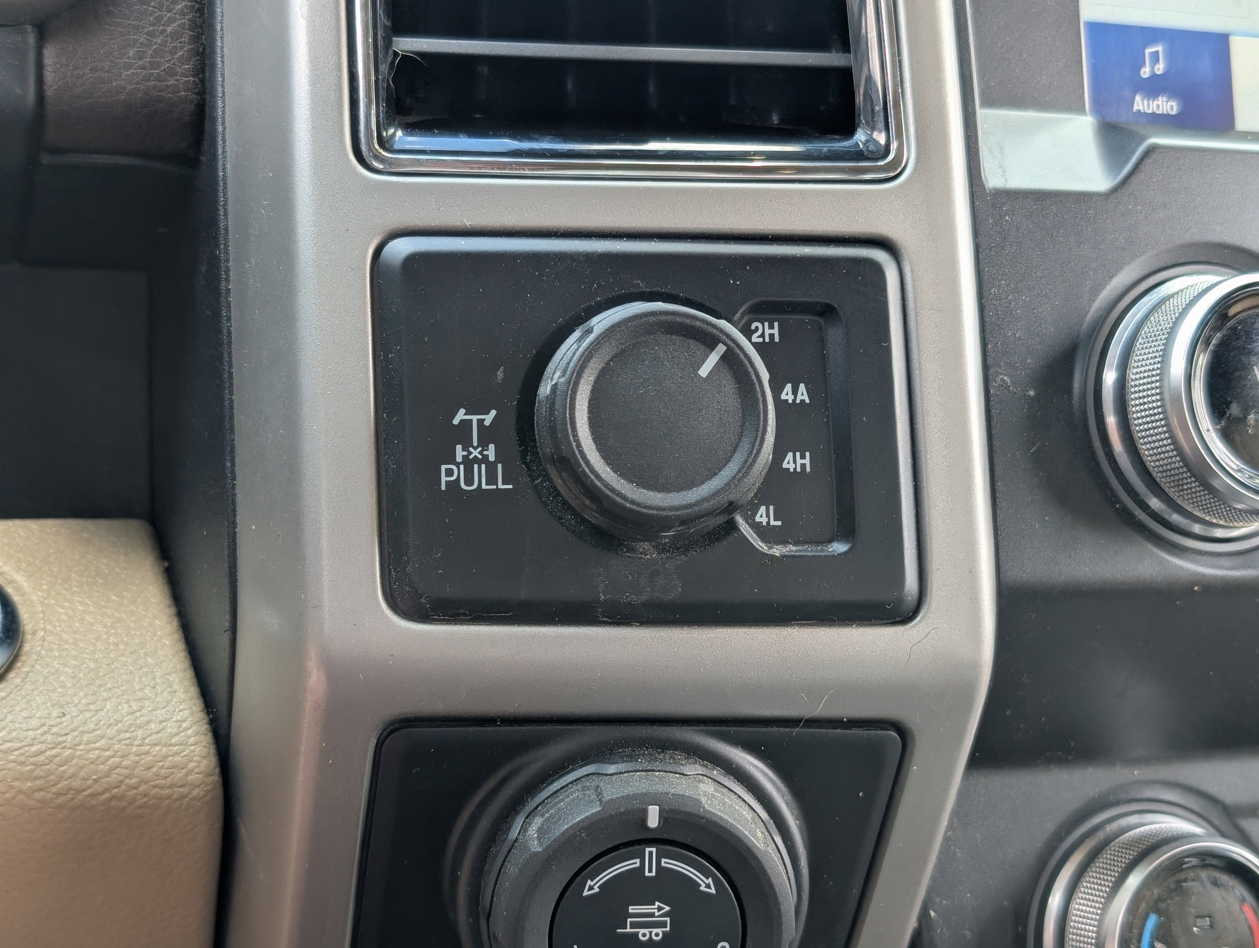 Used 2019 Ford F150 Lariat w/ Equipment Group 502A Luxury image 21