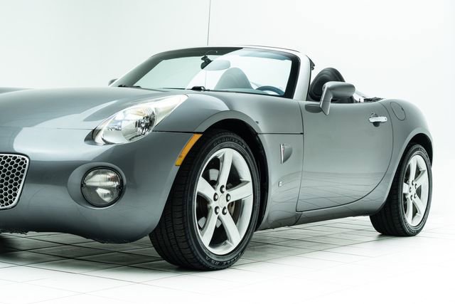Used 2007 Pontiac Solstice Convertible w/ Premium Package RWD image 9