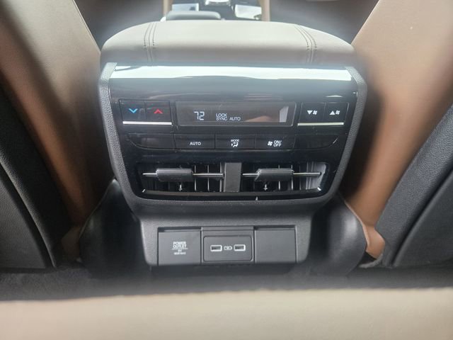 Used 2024 Acura MDX SH-AWD w/ Technology Package image 6