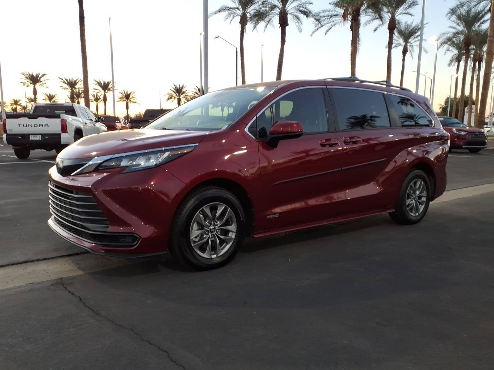 Used 2021 Toyota Sienna LE FWD image 8
