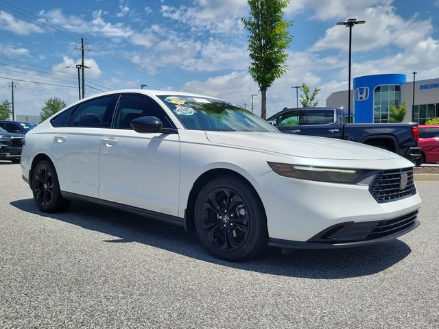 Certified 2025 Honda Accord SE image 3