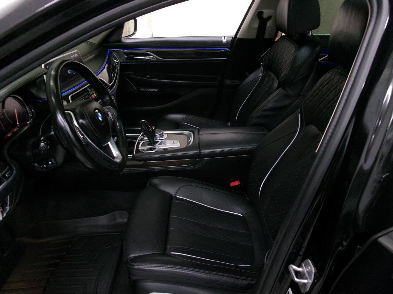 Used 2016 BMW 750i xDrive image 14