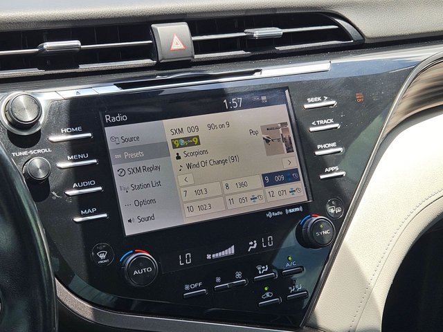 Used 2020 Toyota Camry XLE FWD image 14