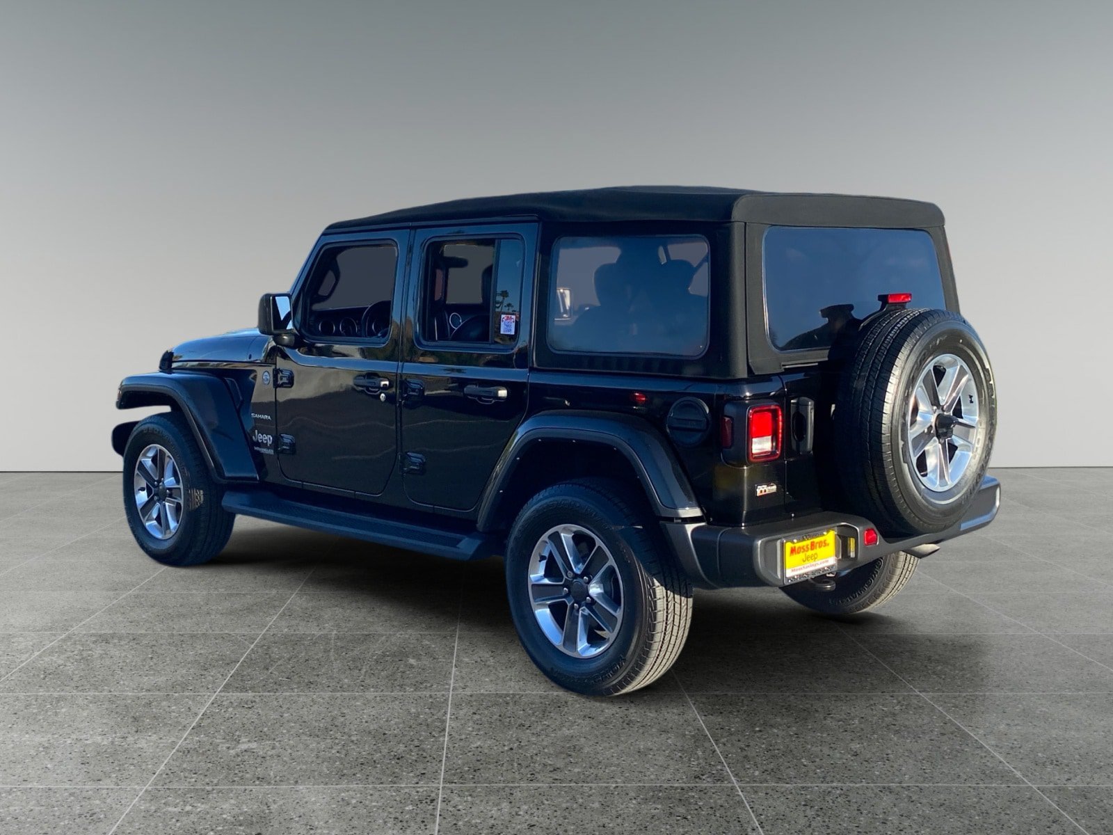 Used 2022 Jeep Wrangler Unlimited Sahara AWD/4WD image 3