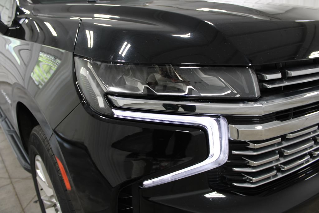 Used 2024 Chevrolet Suburban Premier AWD/4WD image 12