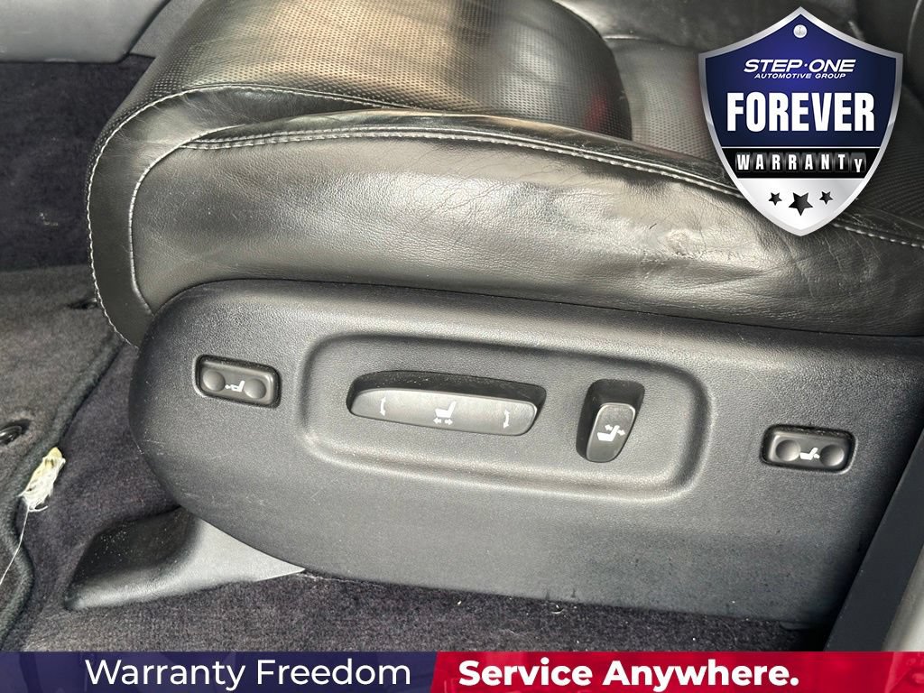 Used 2013 Lexus LX 570 4WD w/ Luxury Pkg w/Pre-crash image 14