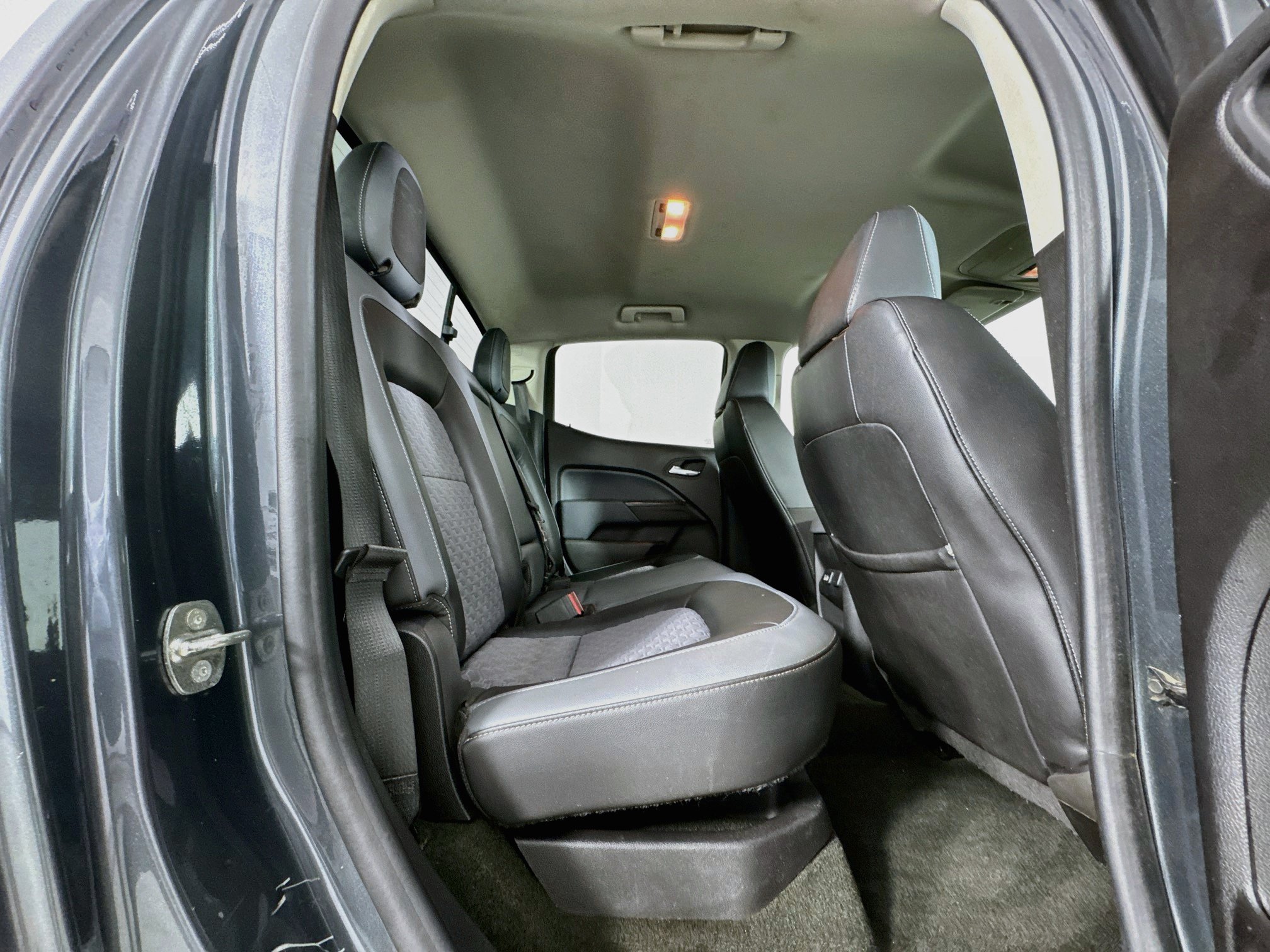 Used 2015 Chevrolet Colorado Z71 AWD/4WD image 26
