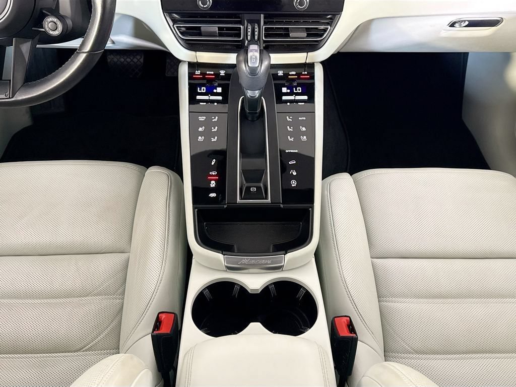 Certified 2024 Porsche Macan GTS AWD/4WD image 16