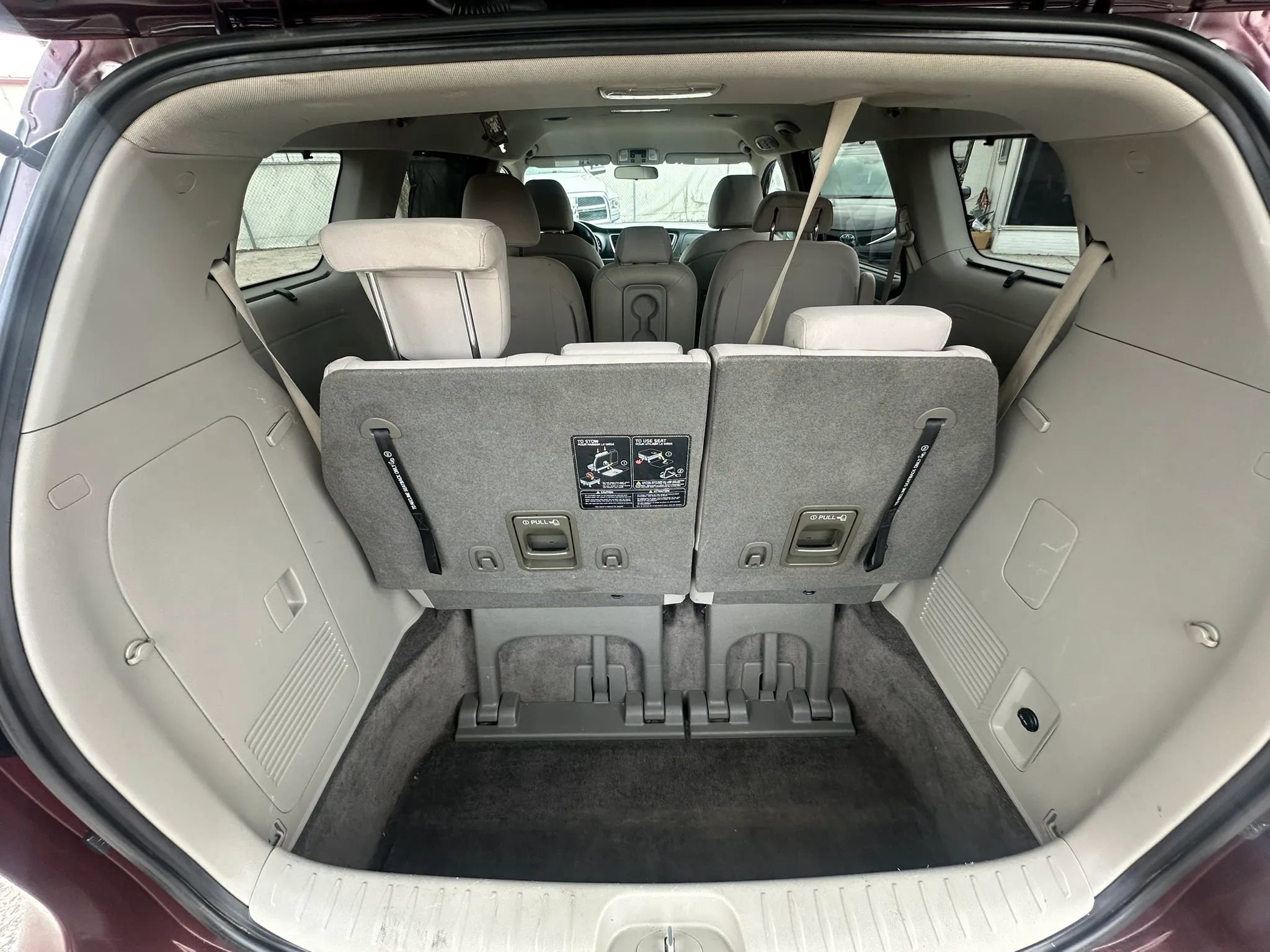 Used 2016 Kia Sedona LX w/ LX Convenience Package FWD image 11
