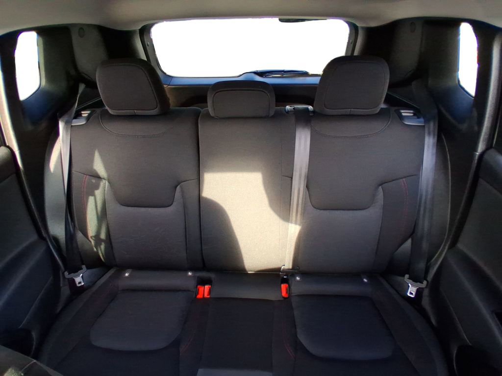 Used 2023 Jeep Renegade Trailhawk AWD/4WD image 12