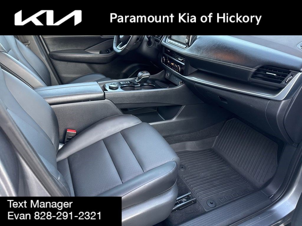 Used 2023 Nissan Rogue SV w/ SV Premium B Package image 19