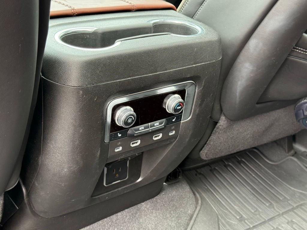 Used 2024 GMC Yukon Denali Ultimate AWD/4WD image 27
