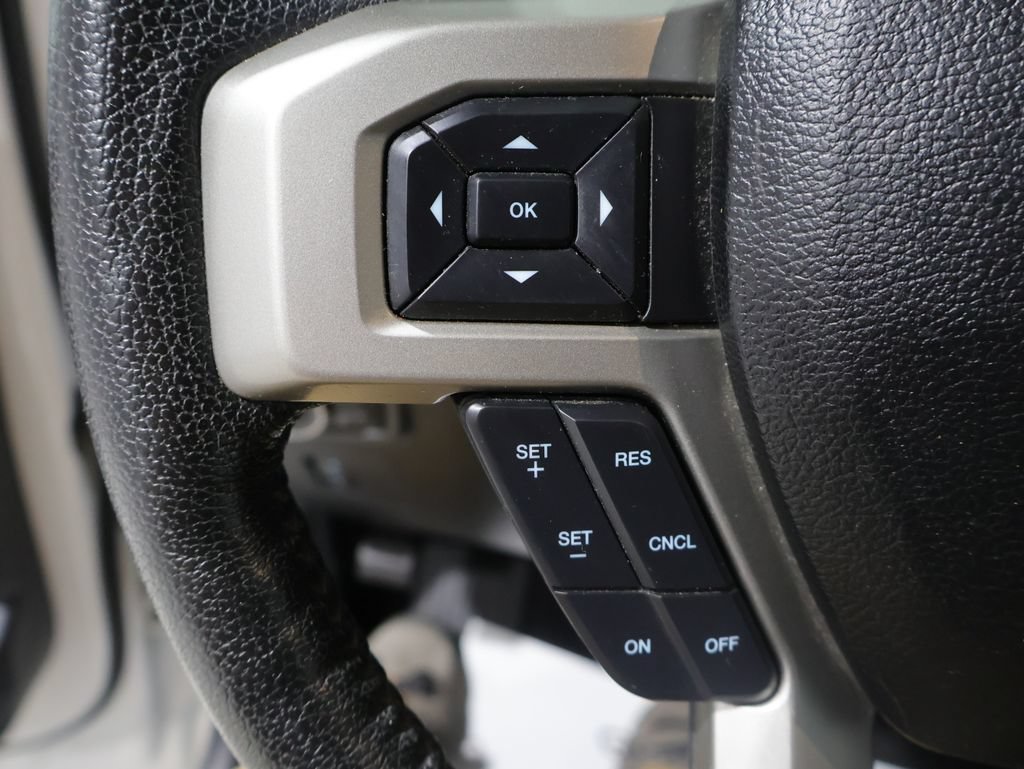 Used 2015 Ford F150 Lariat w/ Equipment Group 502A Luxury AWD/4WD image 32