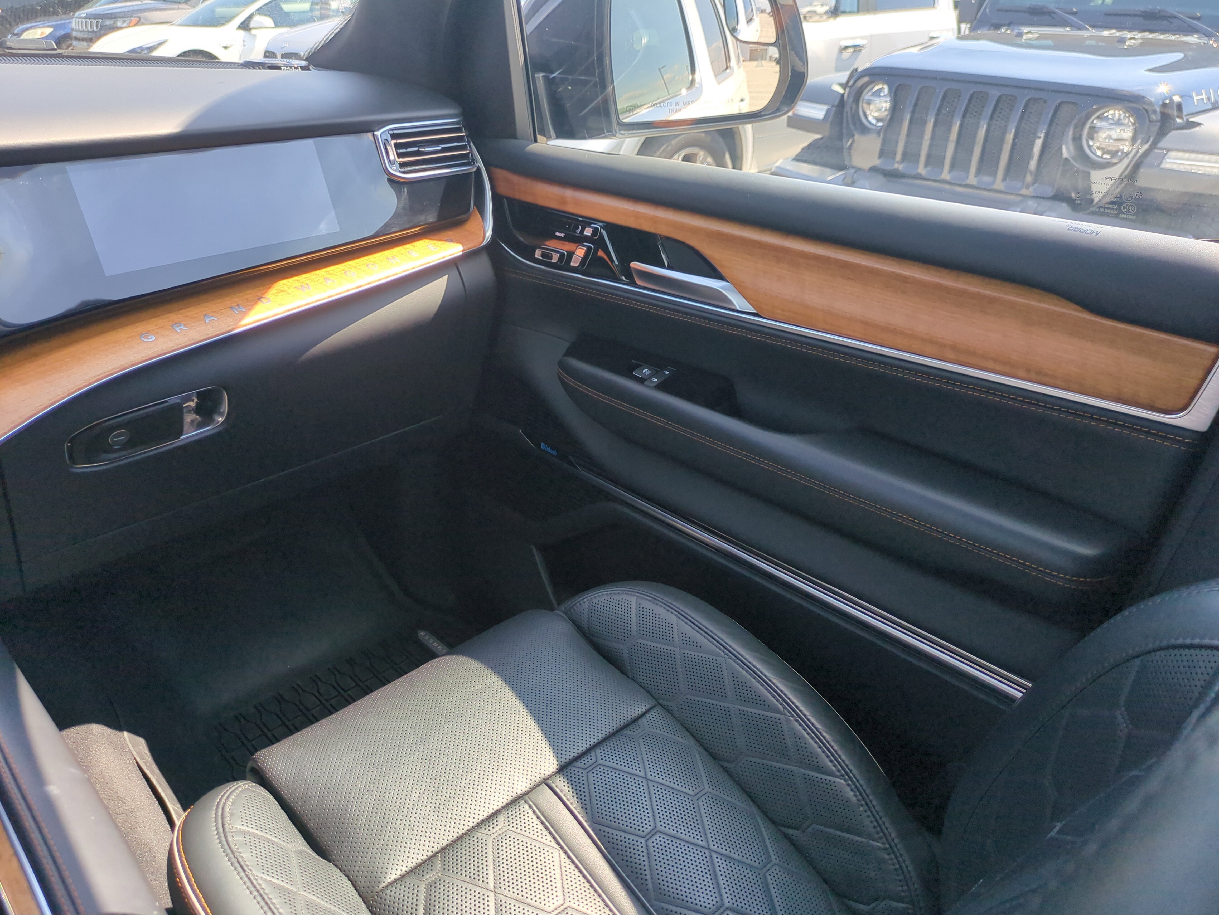 Certified 2024 Jeep Grand Wagoneer L Series III image 17