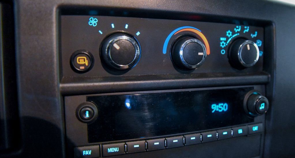 Used 2024 GMC Savana 2500 w/ Driver Convenience Package image 17