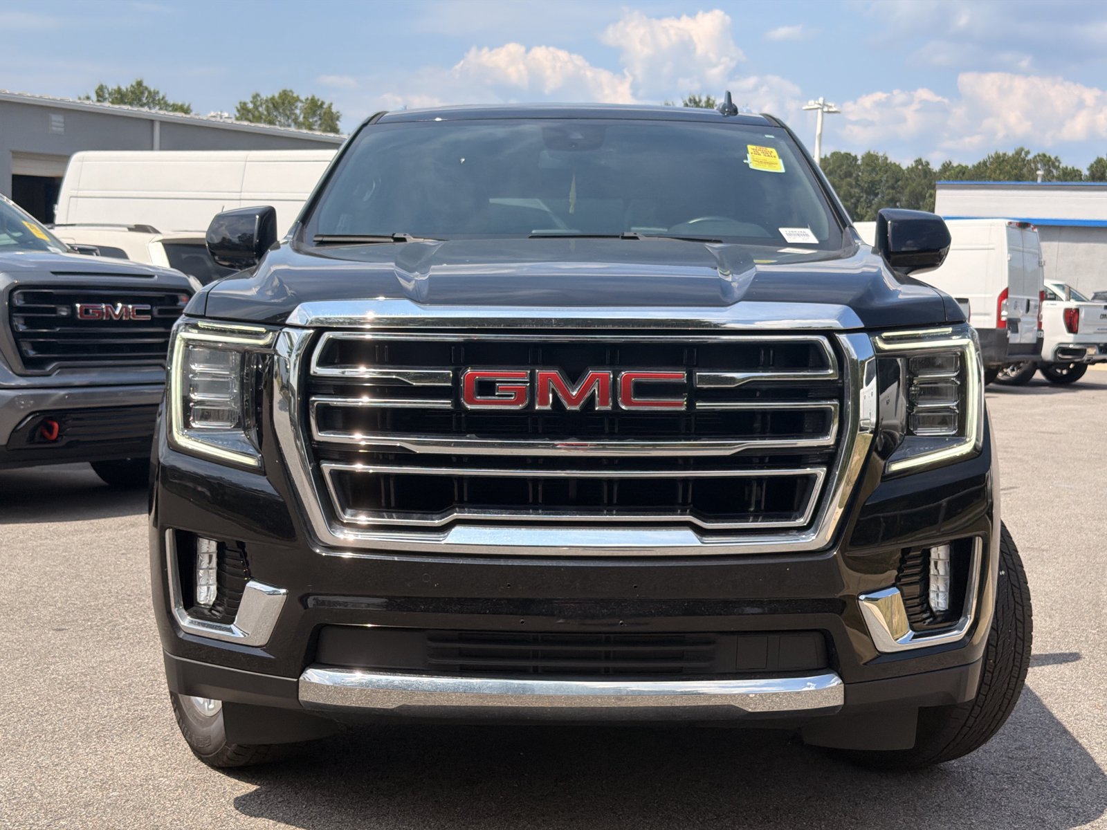 Used 2023 GMC Yukon SLT RWD image 6