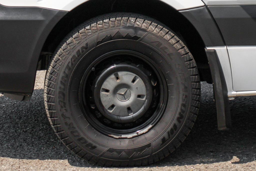 Used 2016 Mercedes-Benz Sprinter 2500 image 39