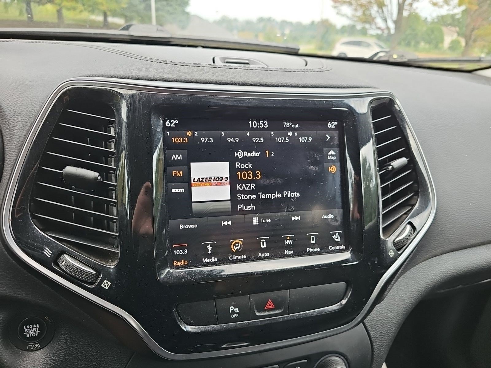 Used 2019 Jeep Cherokee Limited AWD/4WD image 18