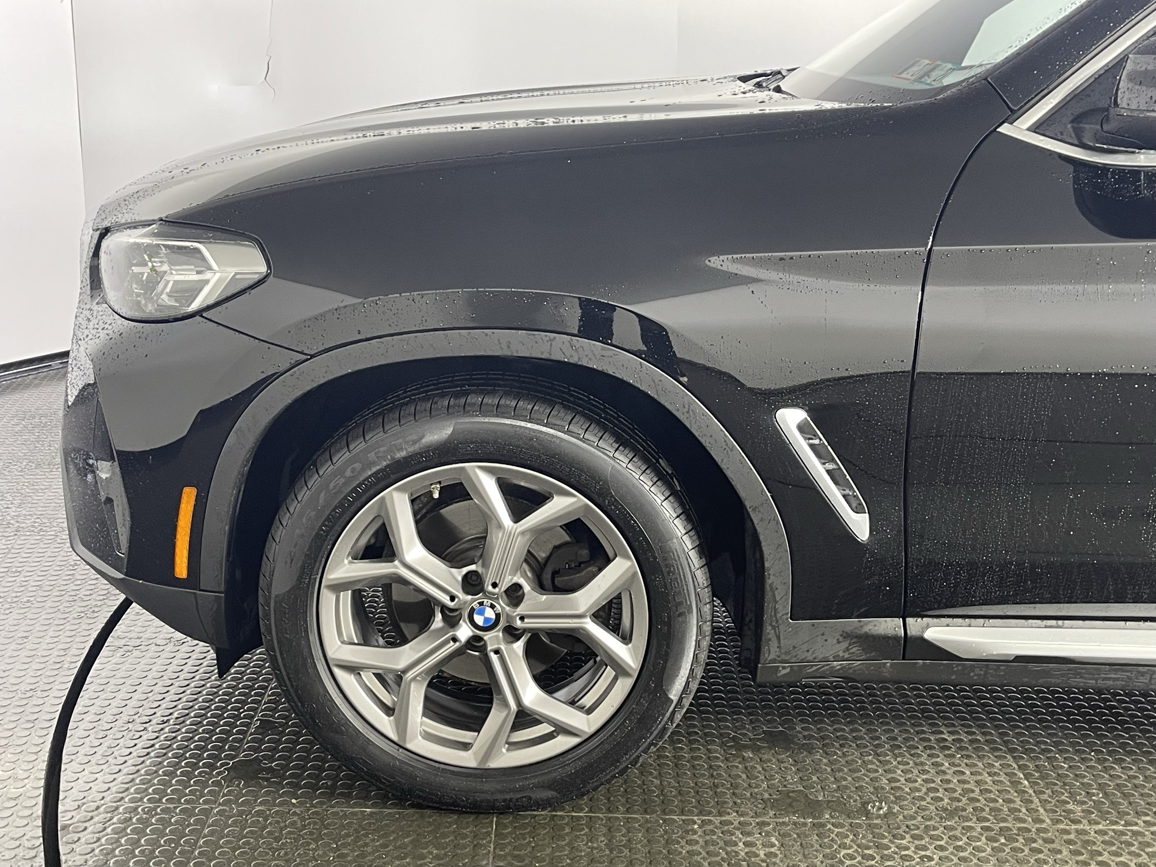 Certified 2023 BMW X3 xDrive30i w/ Convenience Package w/ZPA AWD/4WD image 4
