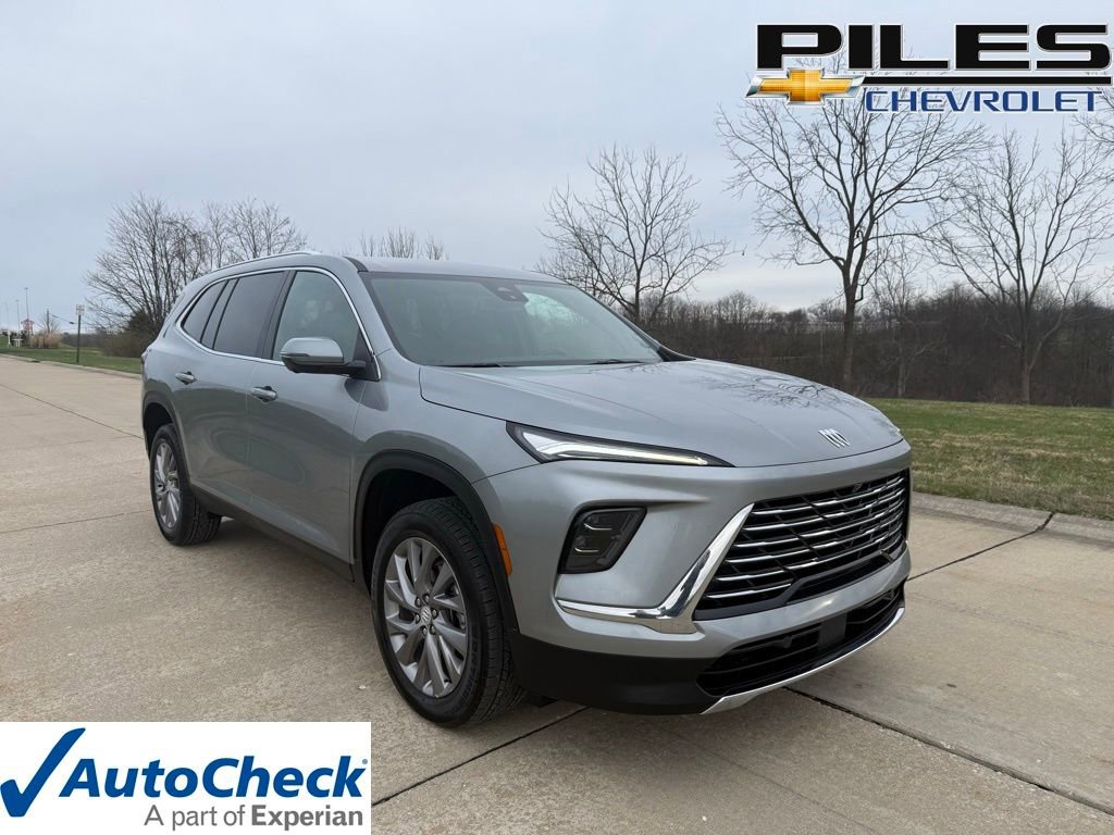 Used 2025 Buick Enclave Preferred image 1