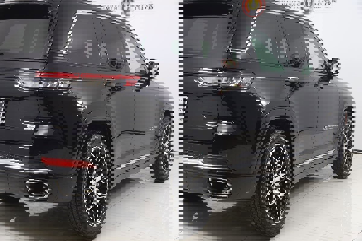 Used 2023 Jeep Grand Cherokee Summit image 57