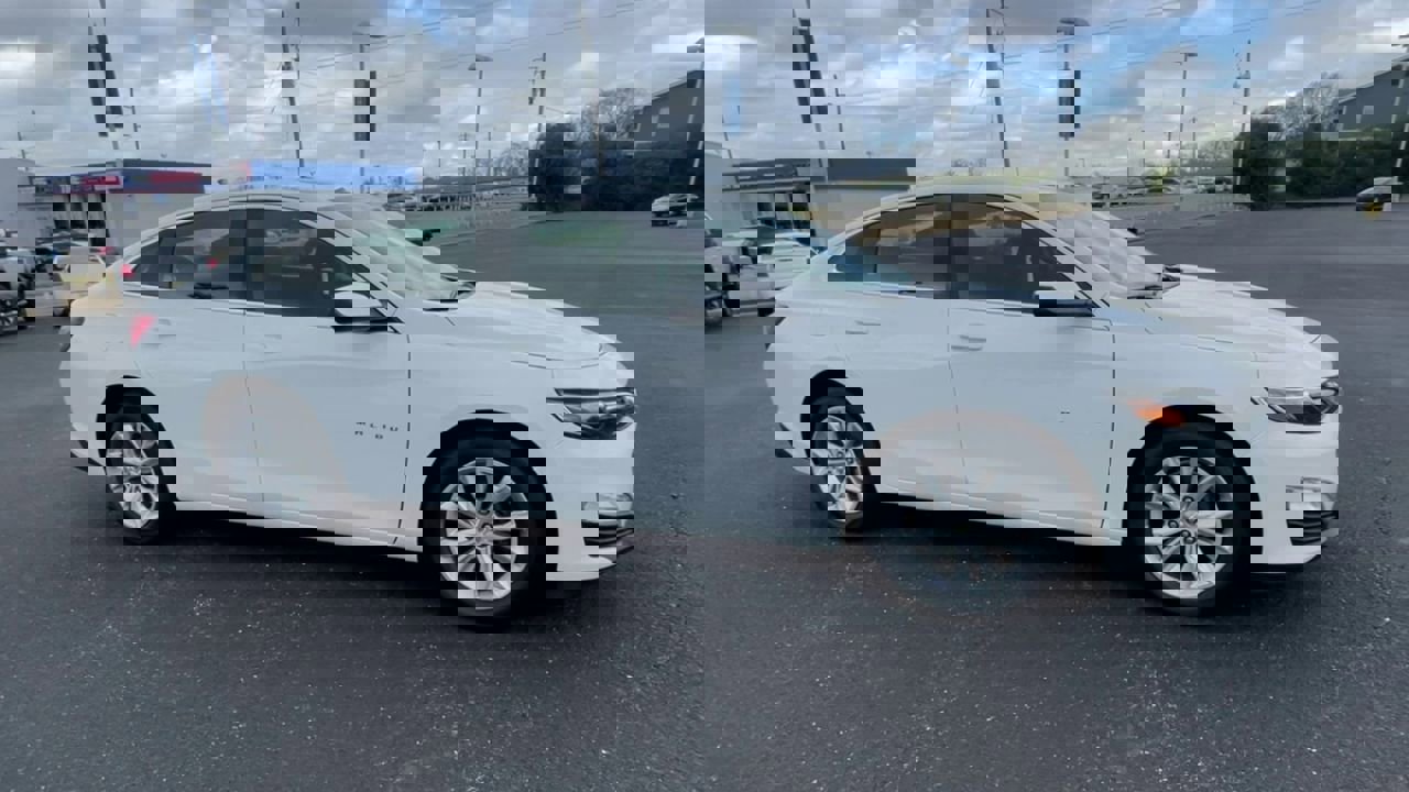 Used 2024 Chevrolet Malibu LT image 2