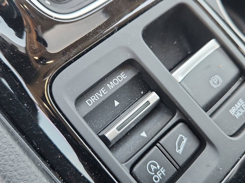 Certified 2025 Honda Pilot Touring image 21