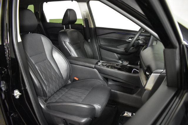 Certified 2026 Nissan Rogue Platinum w/ Platinum Premium Package AWD/4WD image 37