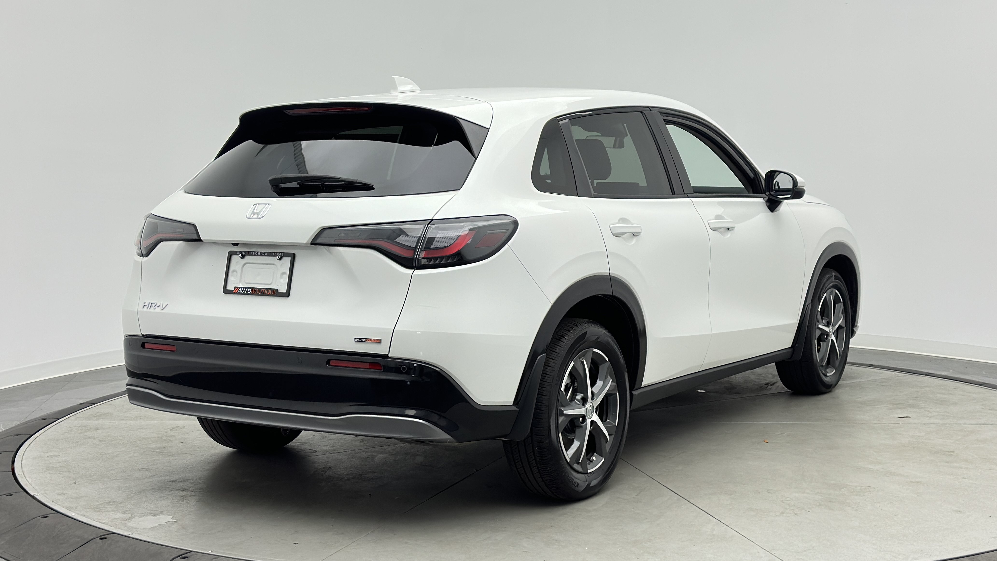 Used 2025 Honda HR-V EX-L image 8