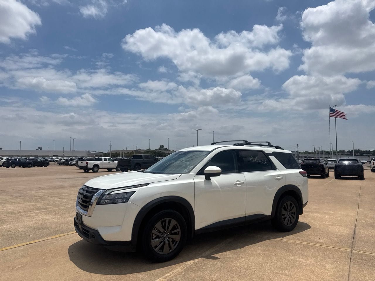 Certified 2023 Nissan Pathfinder SV w/ Lighting Package (N92) FWD image 10