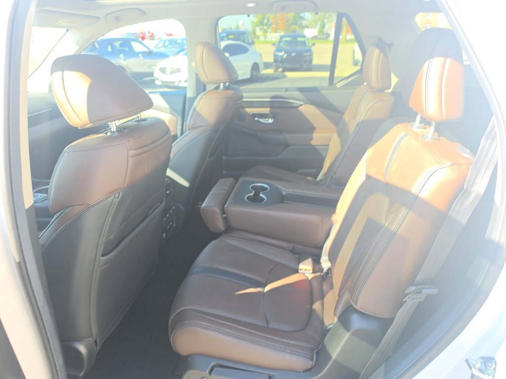 Certified 2025 Honda Pilot Elite image 27