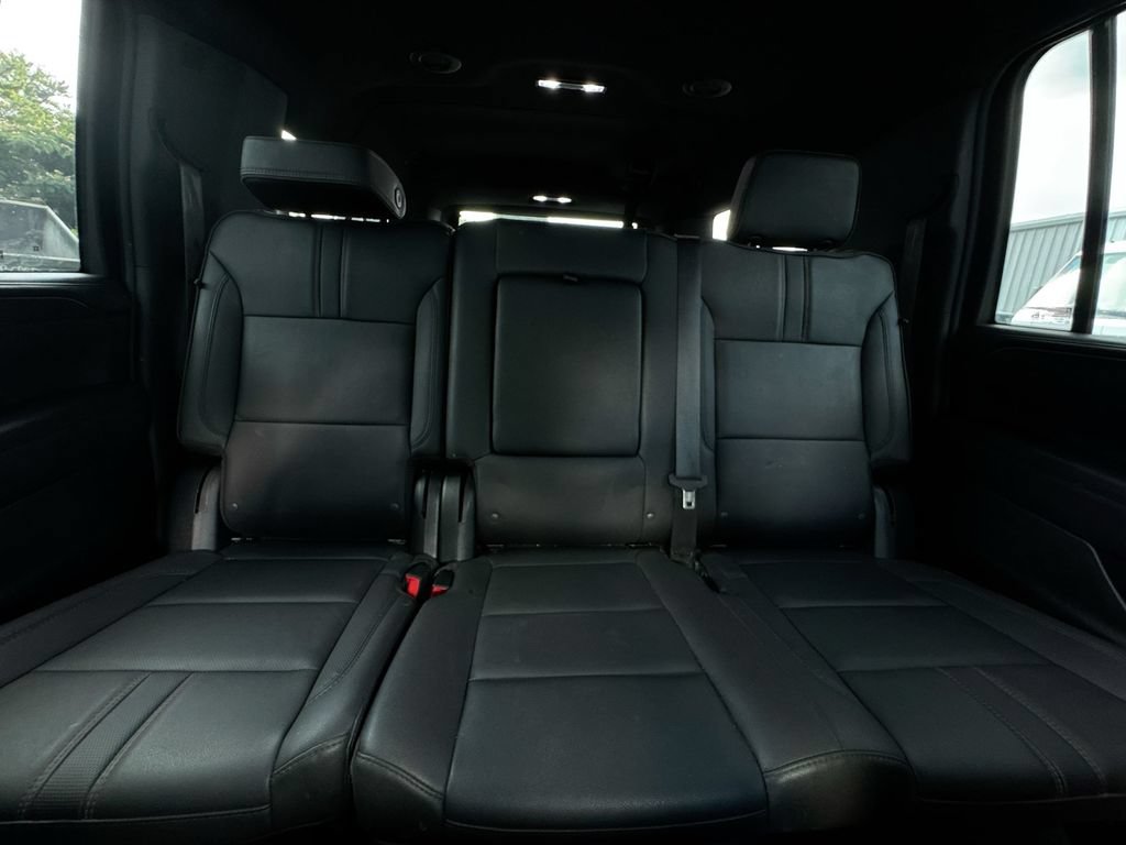 Used 2023 Chevrolet Suburban RST AWD/4WD image 34
