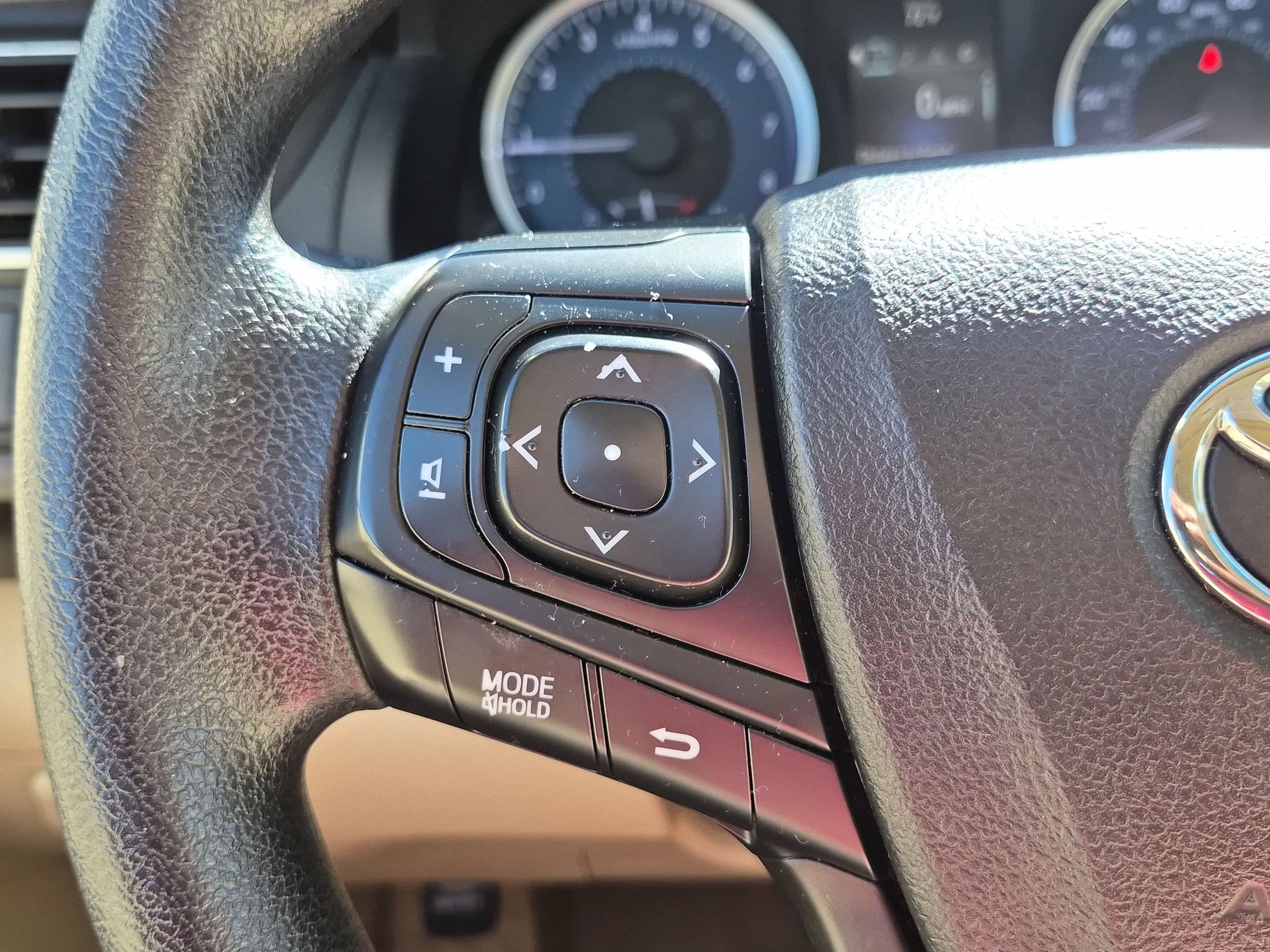 Used 2016 Toyota Camry LE FWD image 18